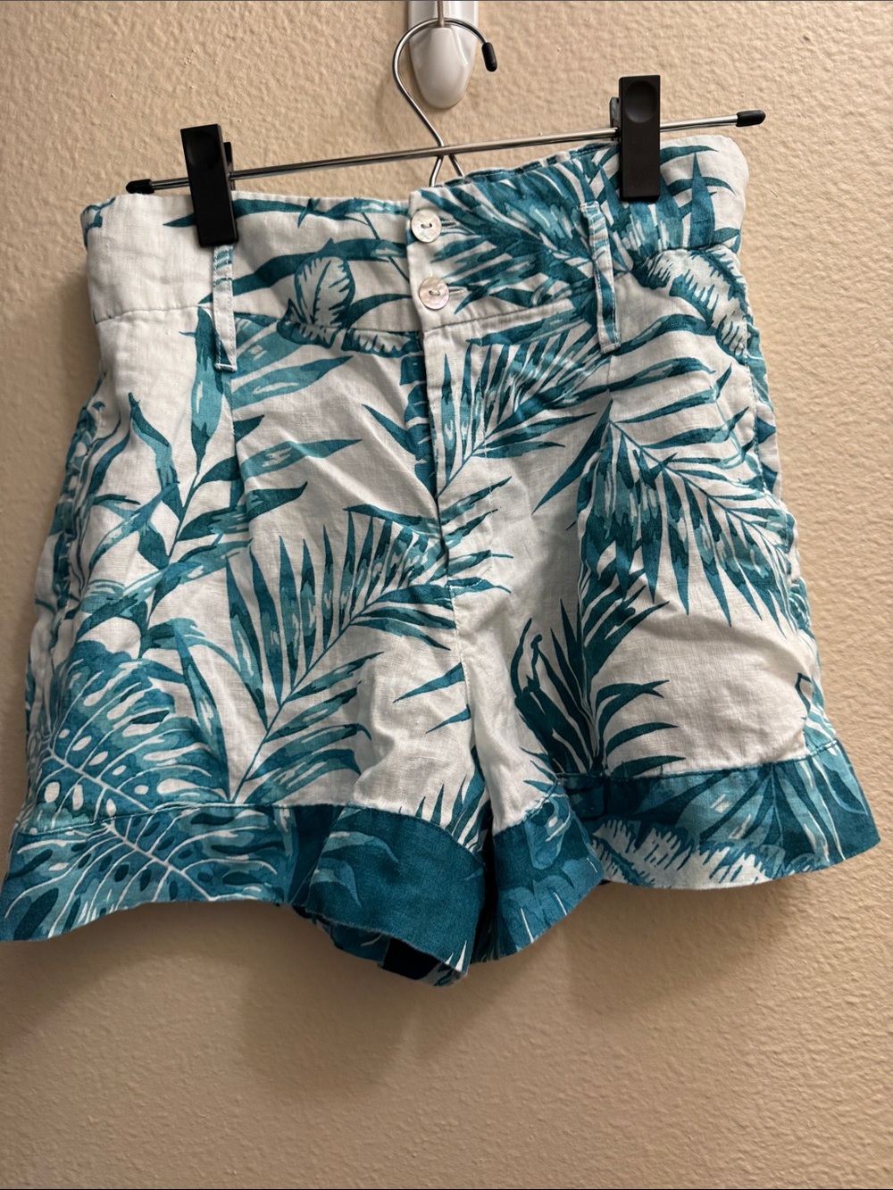 C&C California High-Waist linen Tropical Leaf Print Shorts - Teal & White